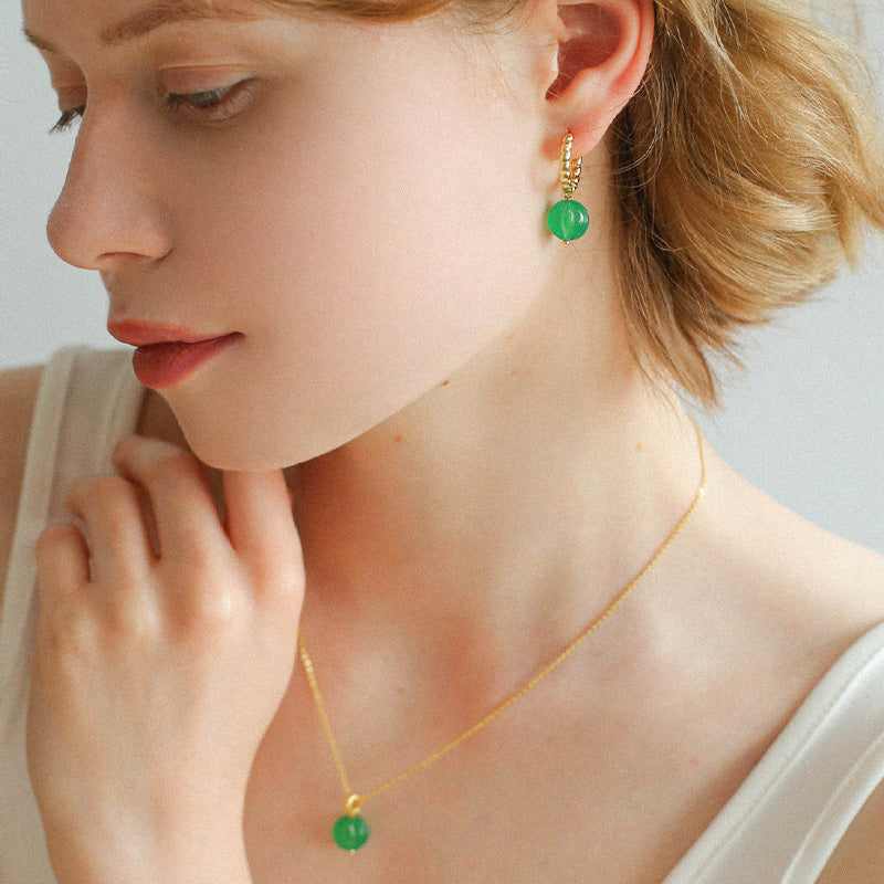 PEETTY lantern agate necklace earrings multicolor dangles green model