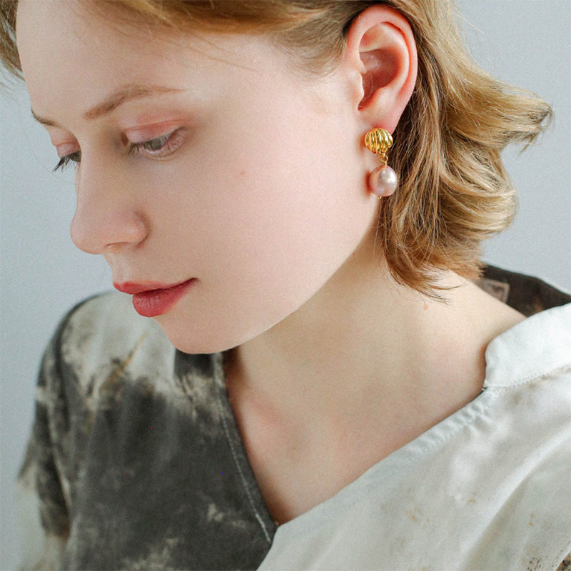 PEETTY purple teardrop baroque pearl earrings model