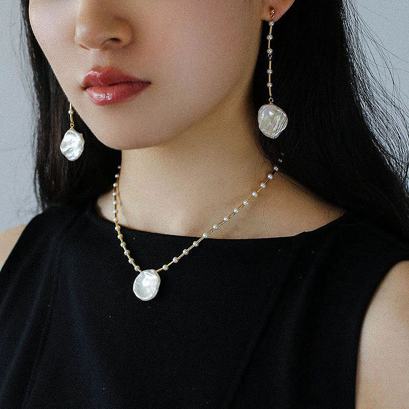 PEETTY splicing choker earrings large petal baroque pearl gold