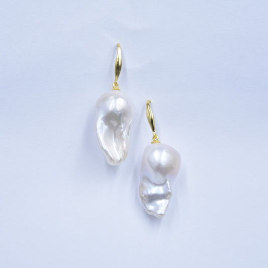 PEETTY baroque pearl dangle earrings